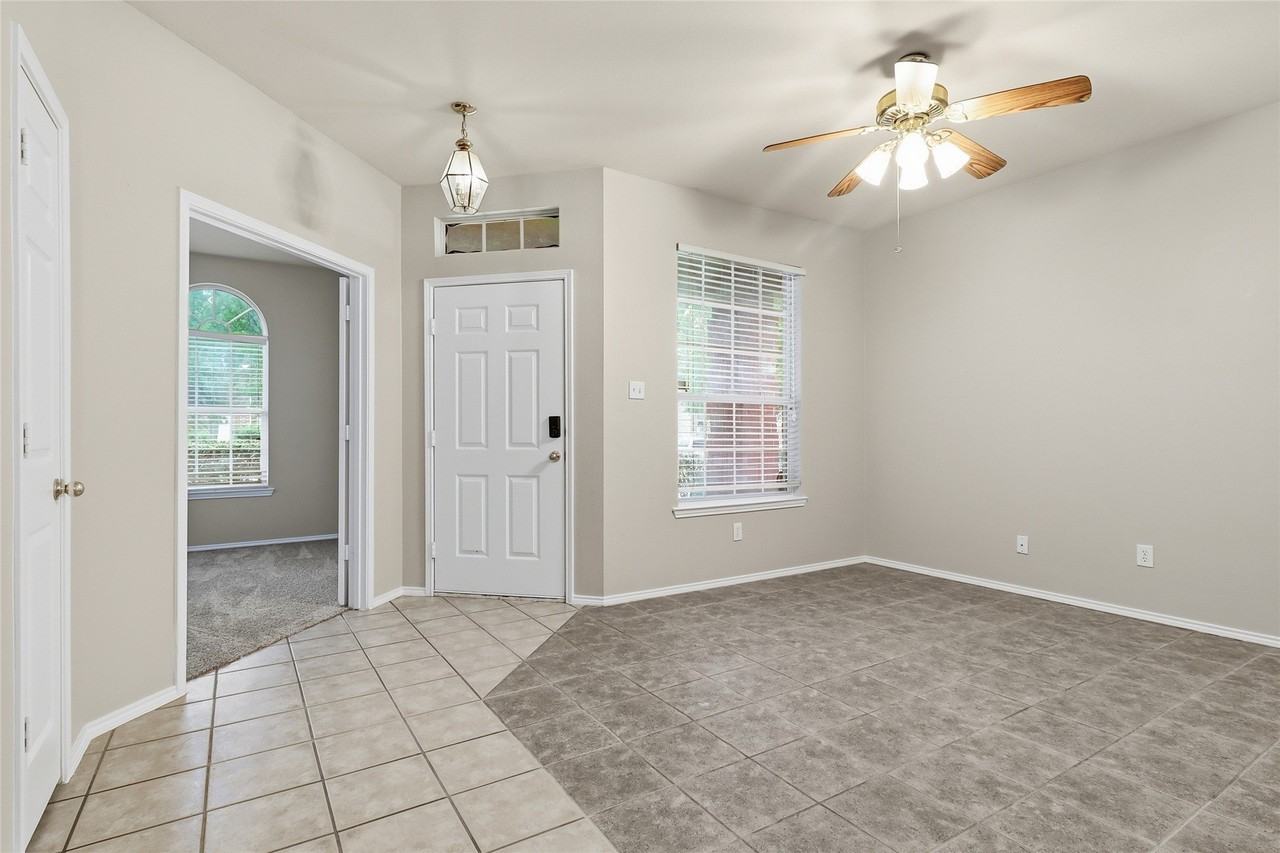 2313 Dalhart Trl - Photo 3 of 26