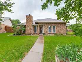 829 Broadmoor Dr - Photo 1 of 1