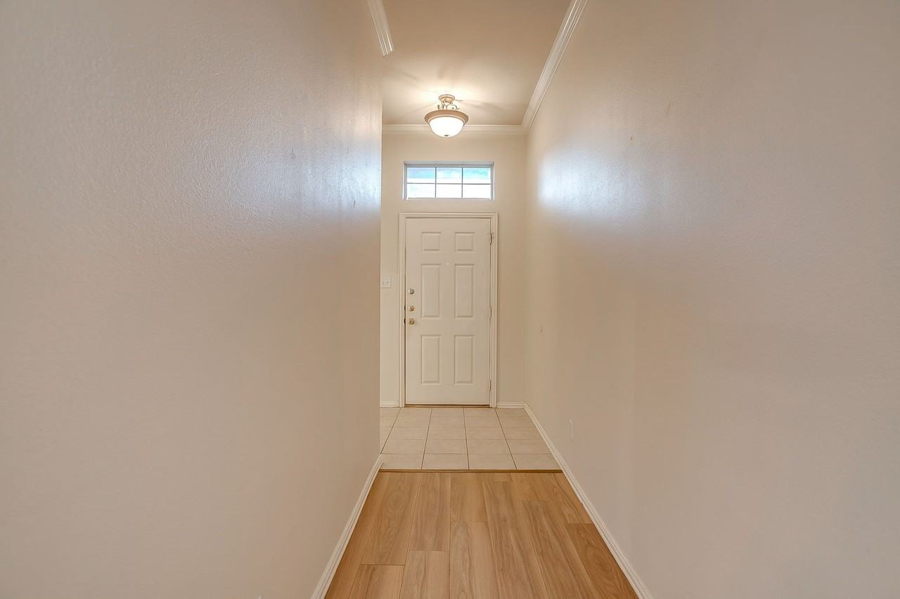 129 Hirth Dr - Photo 4 of 23
