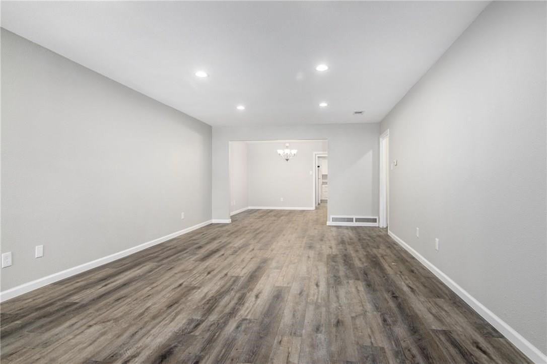 2808 Golfing Green Dr - Photo 2 of 25