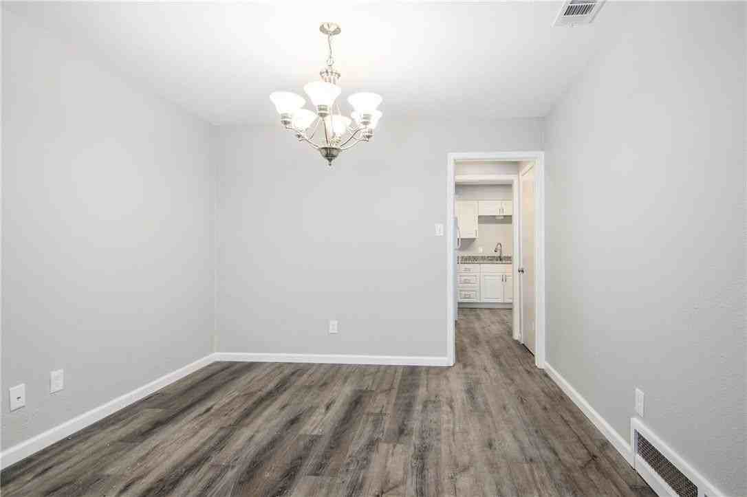 2808 Golfing Green Dr - Photo 5 of 25