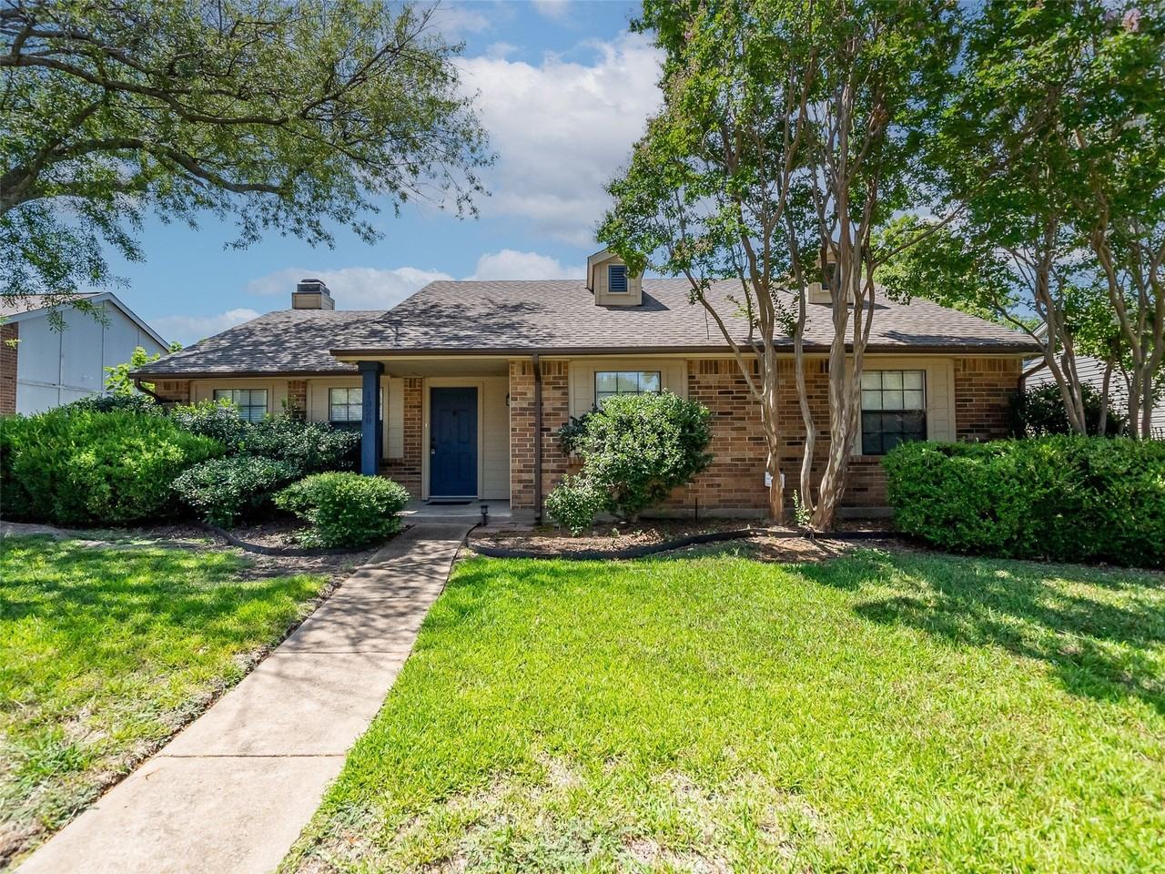 1320 Clearview Dr - Photo 6 of 32