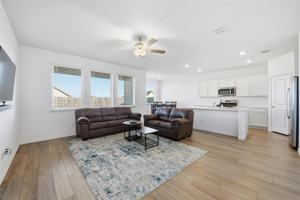 featured image of 216 Post Oak St