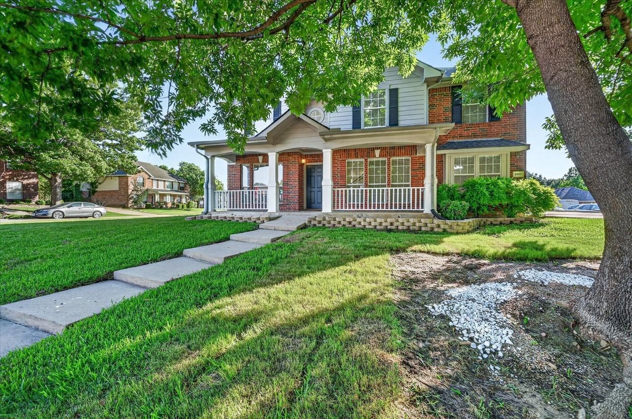2901 Saint Charles Dr - Photo 4 of 32