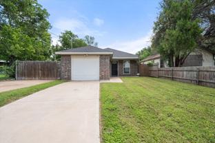 438 Sabine Ave - Photo 1 of 1