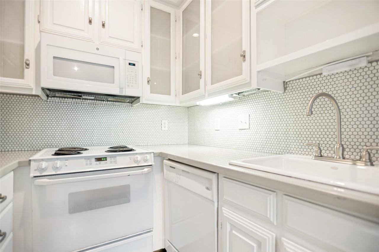 3905 Gilbert Ave #A - Photo 6 of 20