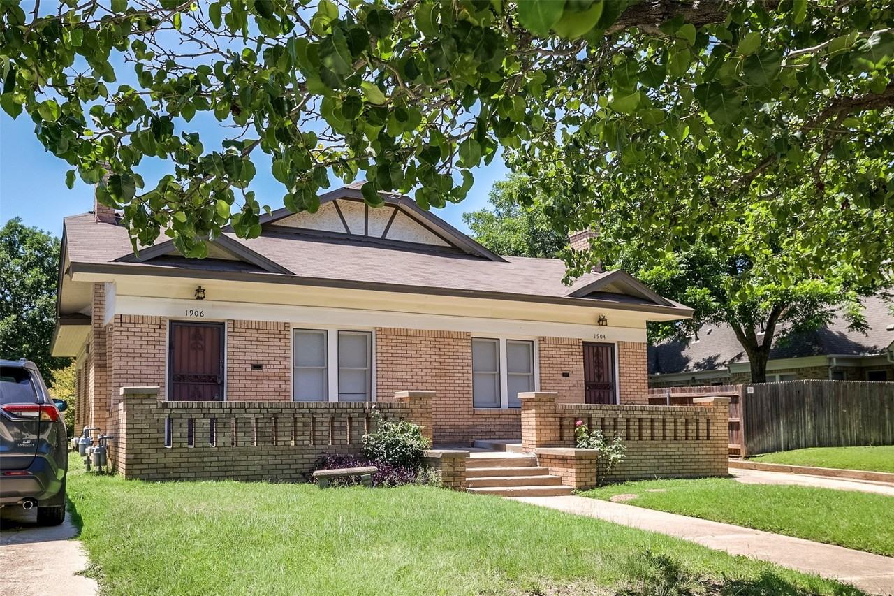 1906 Clover Ln - Photo 2 of 17