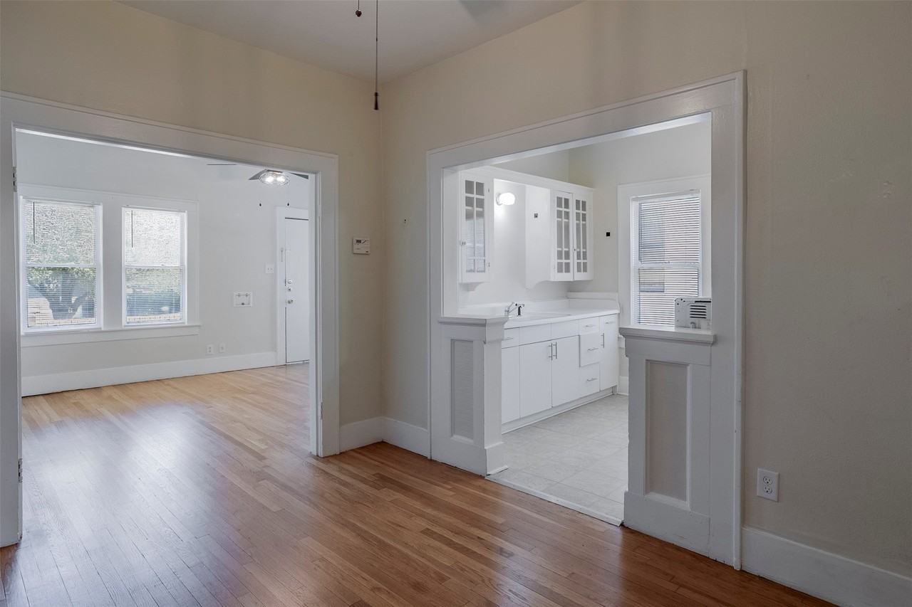 1906 Clover Ln - Photo 7 of 17