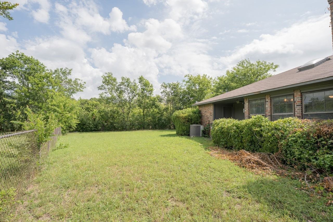 1731 Dynasty Cir - Photo 3 of 11