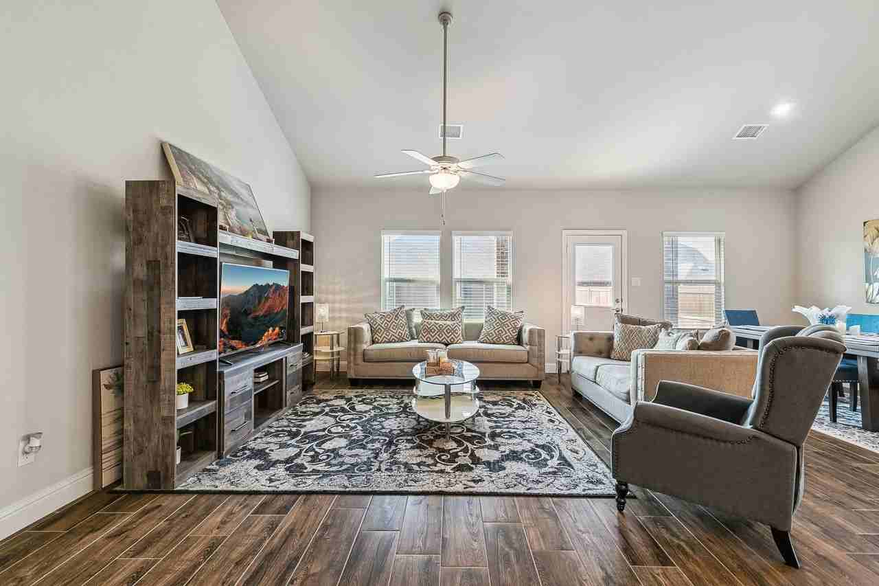 216 Fieldstone Dr - Photo 6 of 33