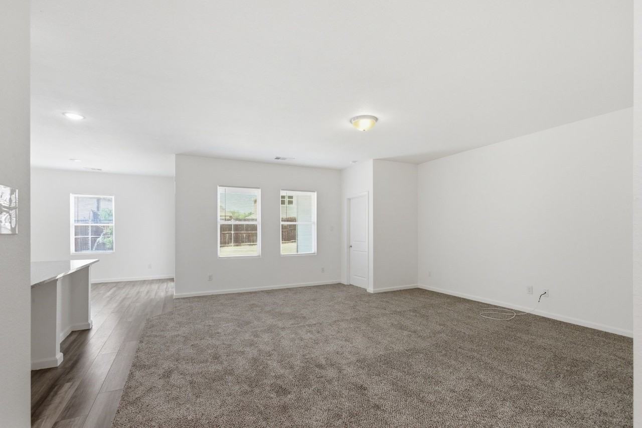 759 Crestridge Dr - Photo 4 of 27