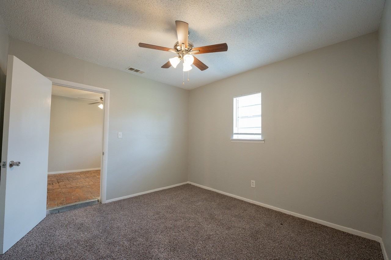 3057 Dogwood Dr - Photo 4 of 12