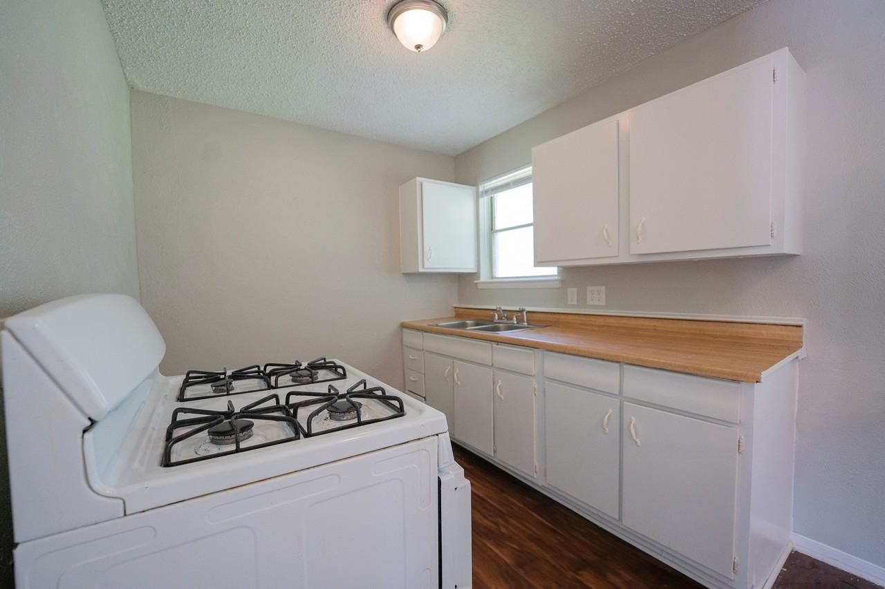 3057 Dogwood Dr - Photo 6 of 12