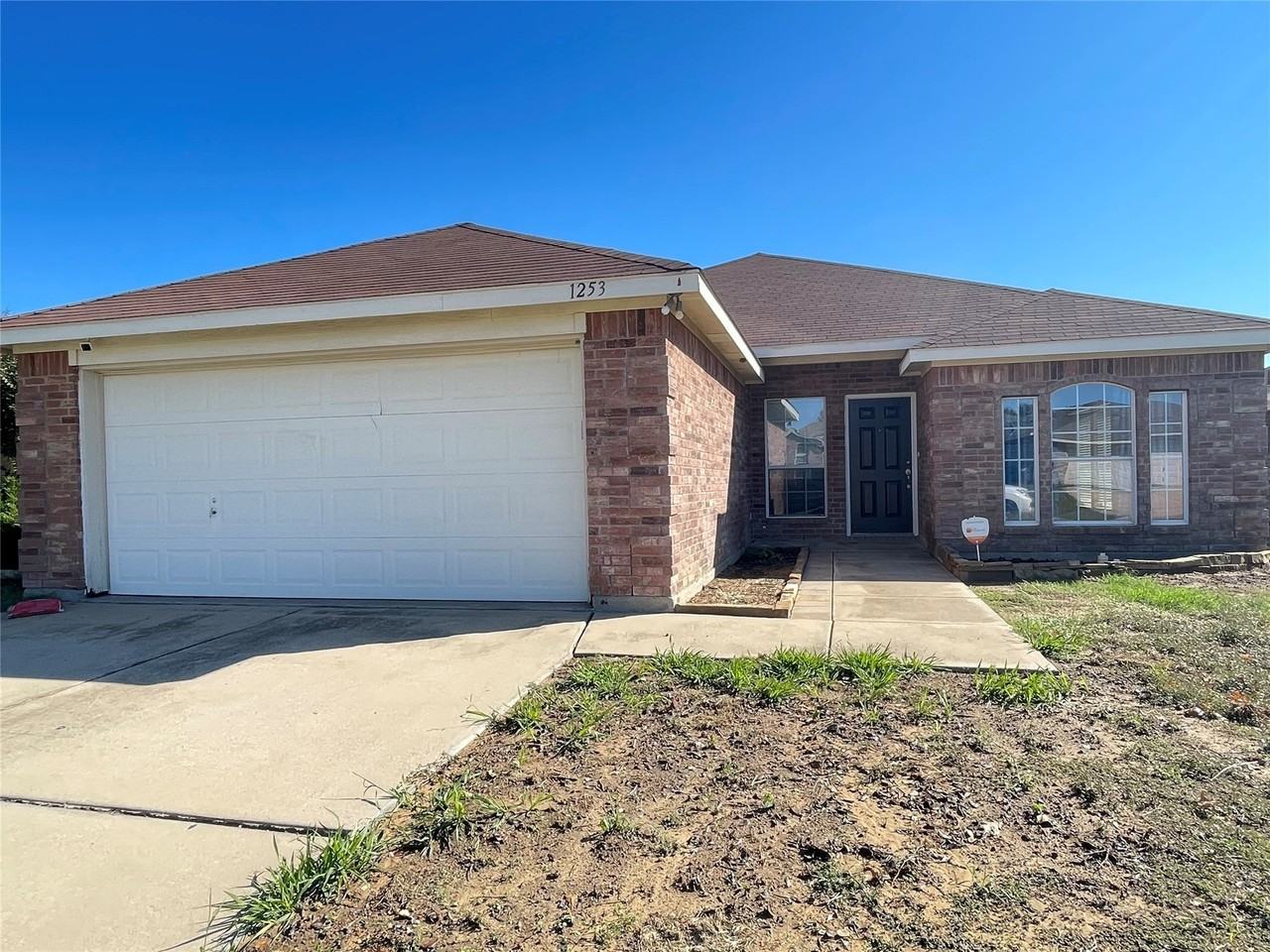 1253 Rosedale Springs Ln - Photo 2 of 20