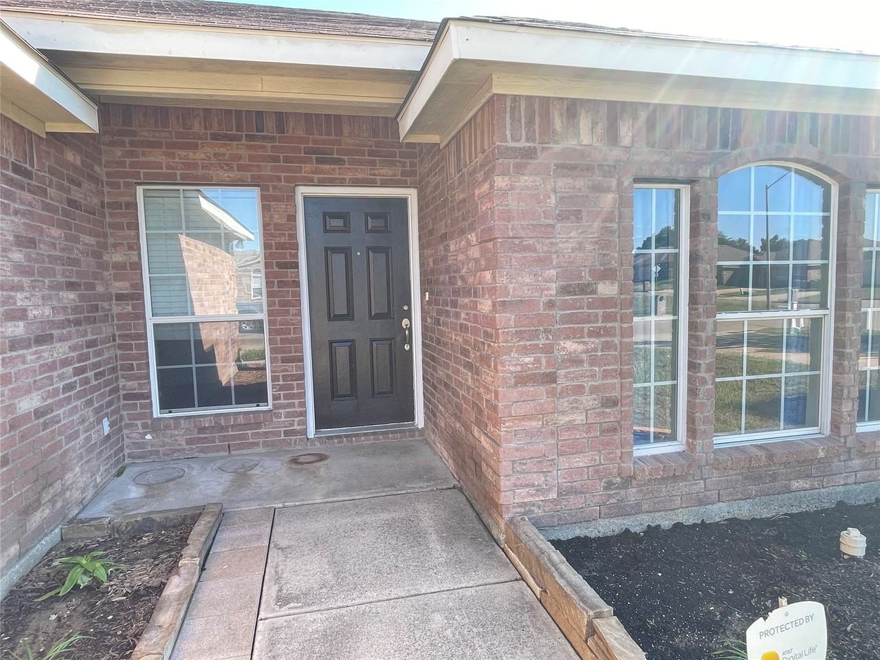1253 Rosedale Springs Ln - Photo 4 of 20