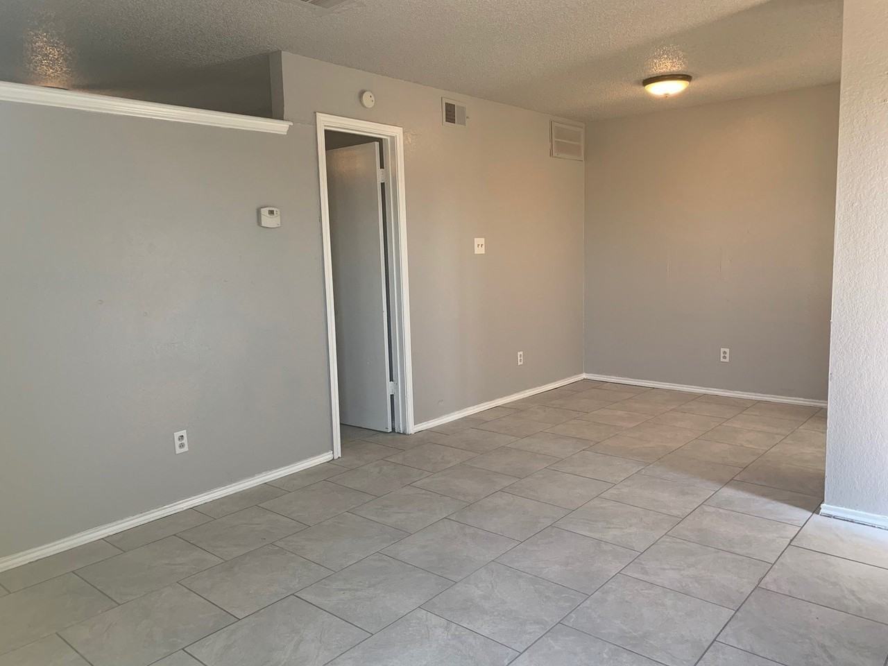 209 N Jefferson St - Photo 7 of 8
