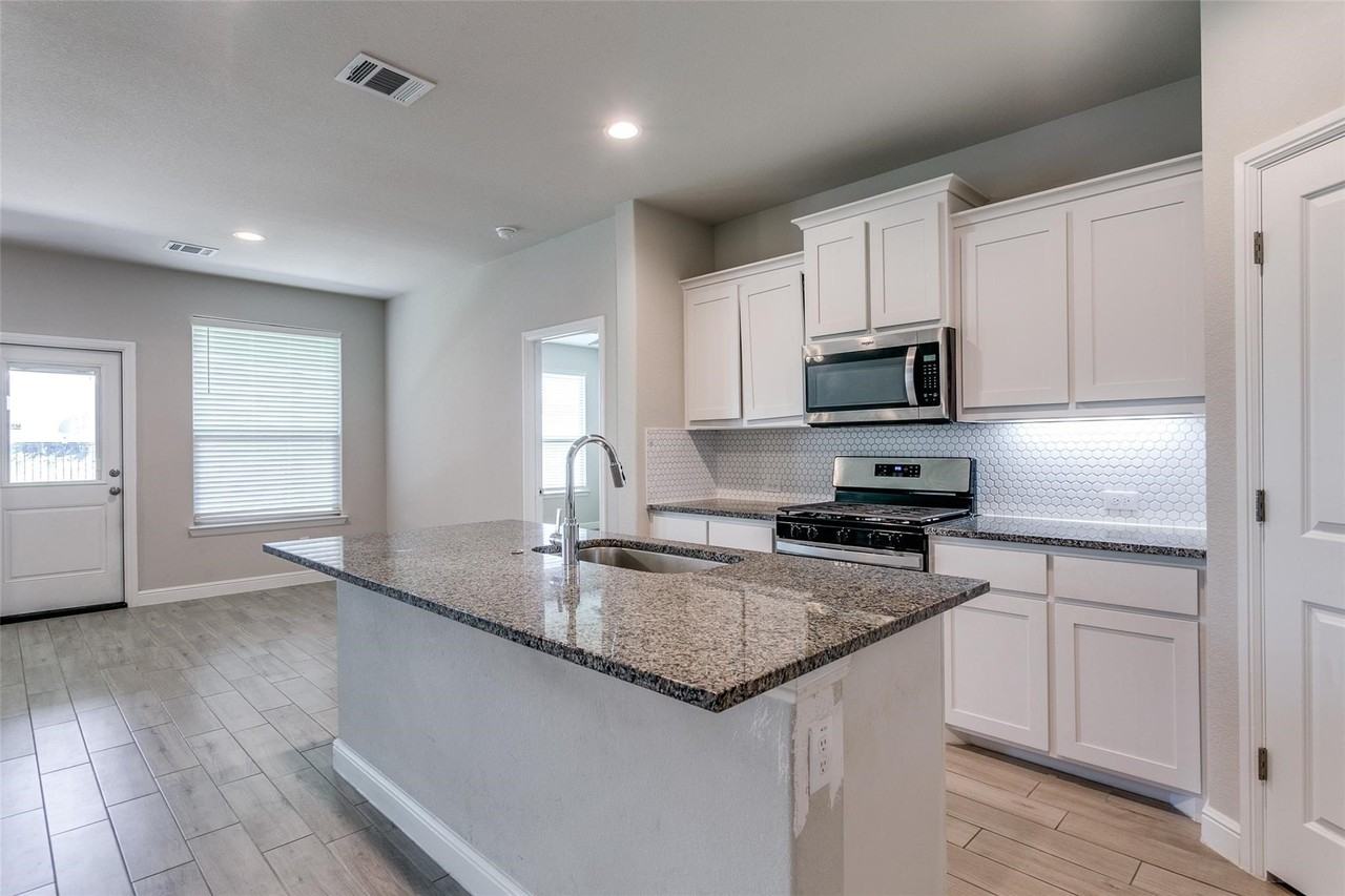 11536 Wolfhound Dr - Photo 6 of 25