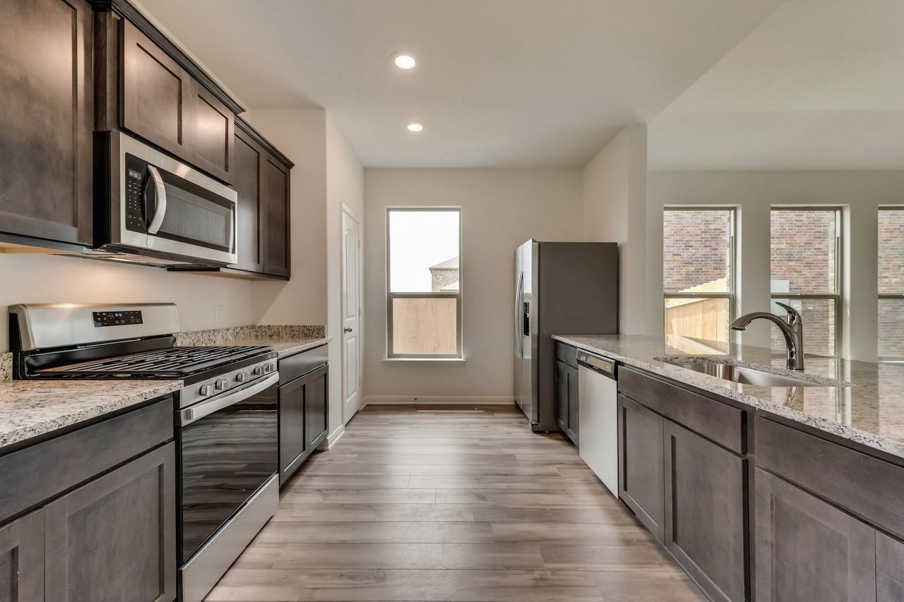 833 Serena Dr - Photo 5 of 20