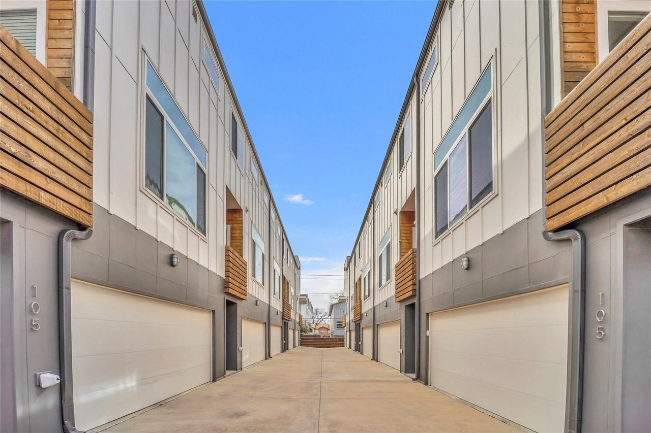 2314 N Carroll Ave #103 - Photo 3 of 25