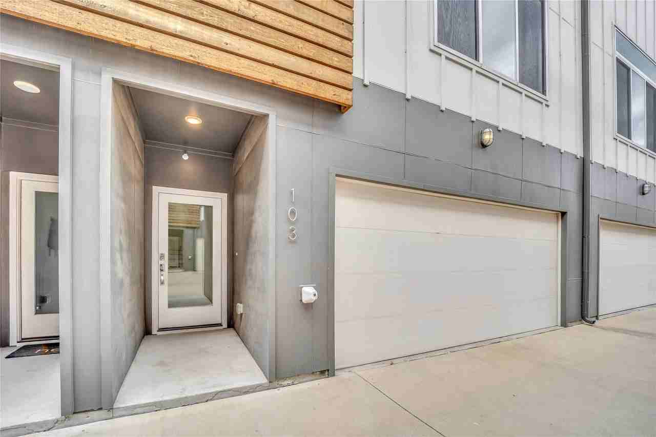 2314 N Carroll Ave #103 - Photo 4 of 25