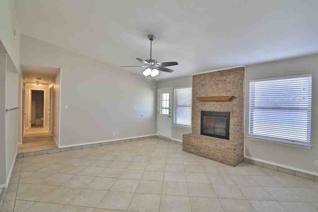 5417 Castle Rd - Photo 3 of 16