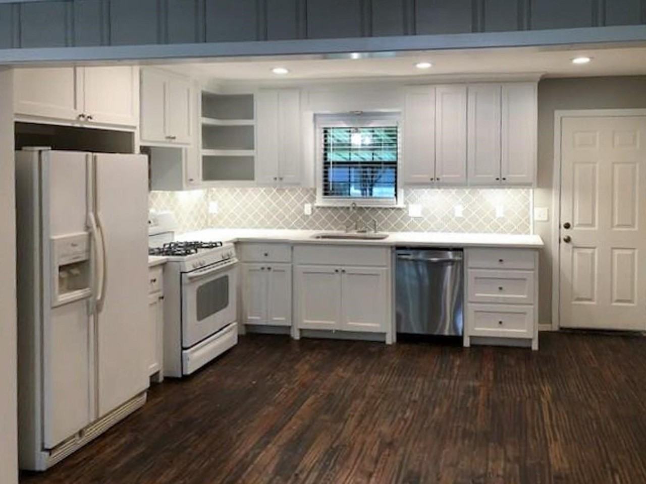 602 W 3rd St - Photo 4 of 22