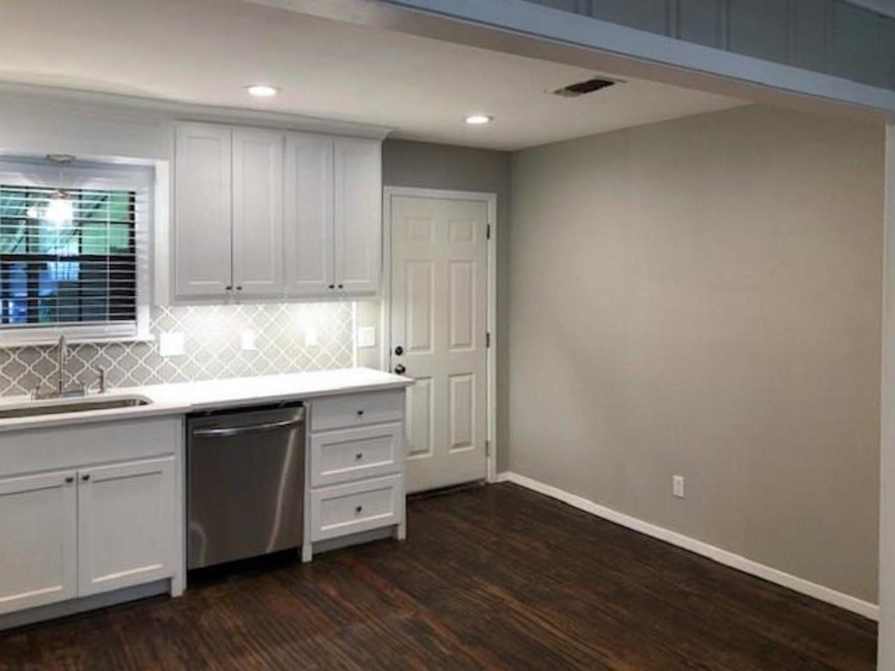 602 W 3rd St - Photo 5 of 22