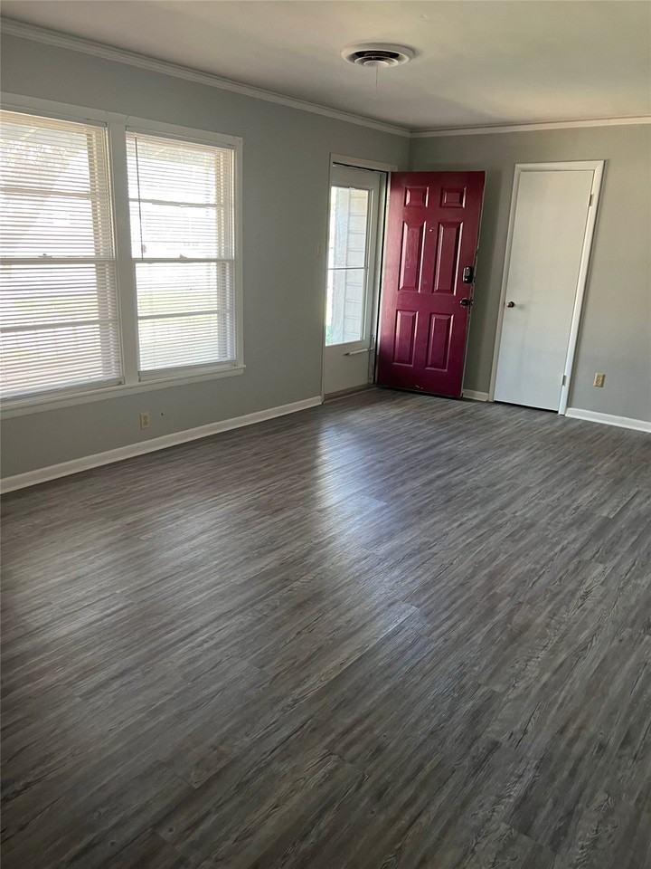 3261 Sherry Ln - Photo 3 of 15