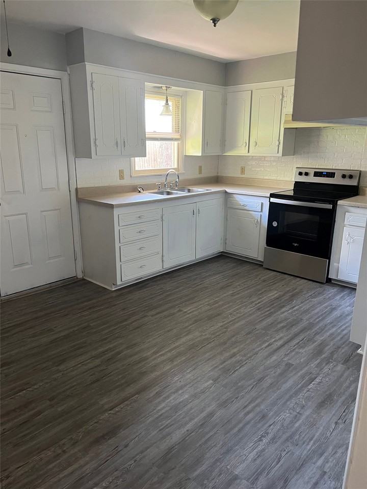 3261 Sherry Ln - Photo 5 of 15