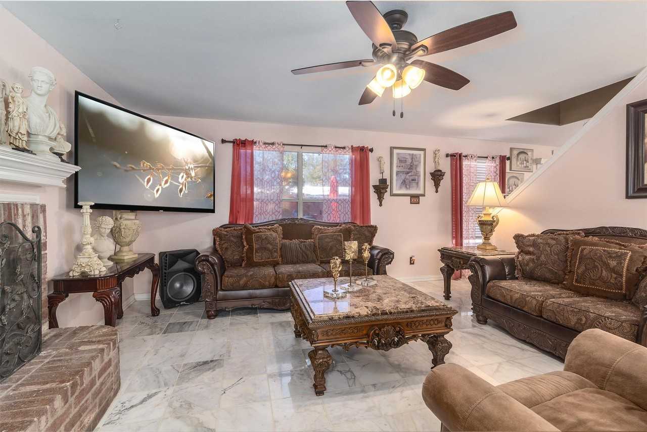 2011 Wisteria Way - Photo 4 of 37
