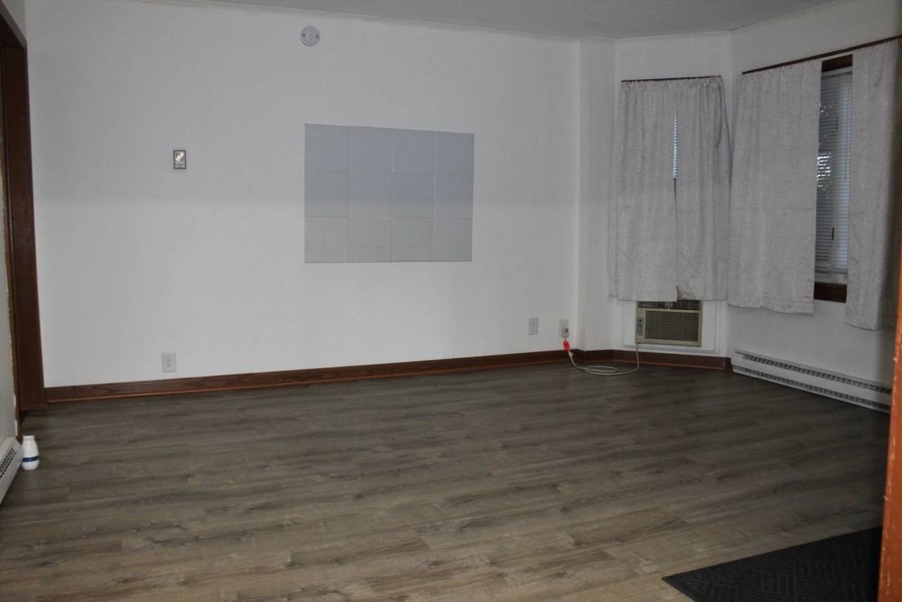 809 Calhoun St #B - Photo 3 of 6
