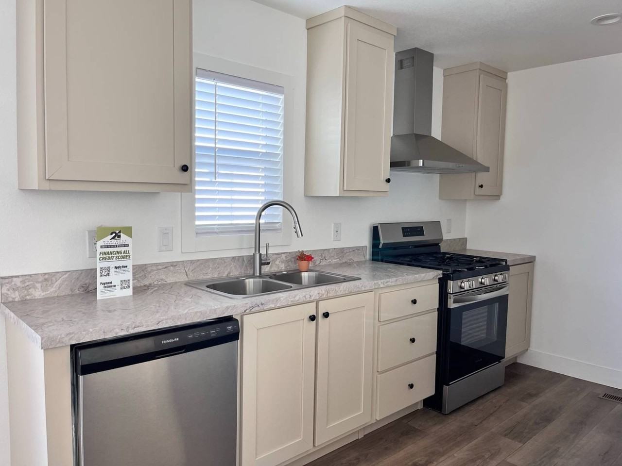 1431 N French St #E13 - Photo 2 of 10