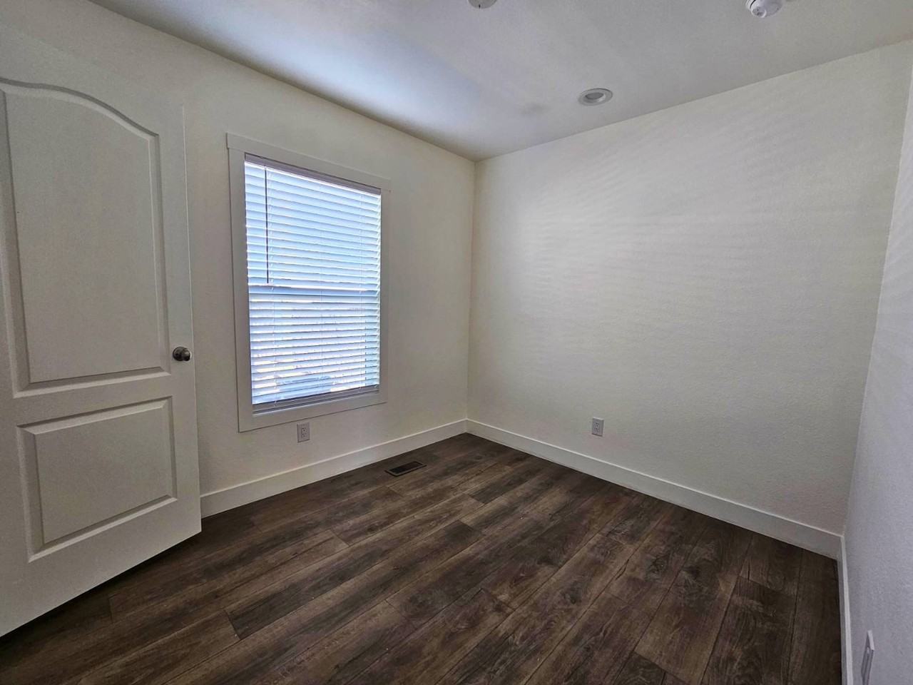 1431 N French St #E13 - Photo 5 of 10