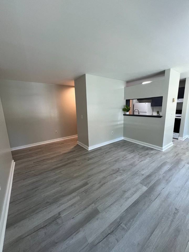 13 N College St #45 - Photo 2 of 8