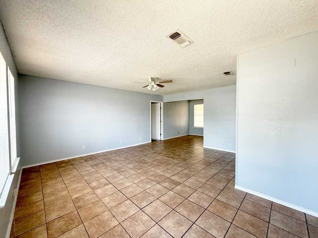 2 Star Cir - Photo 5 of 28