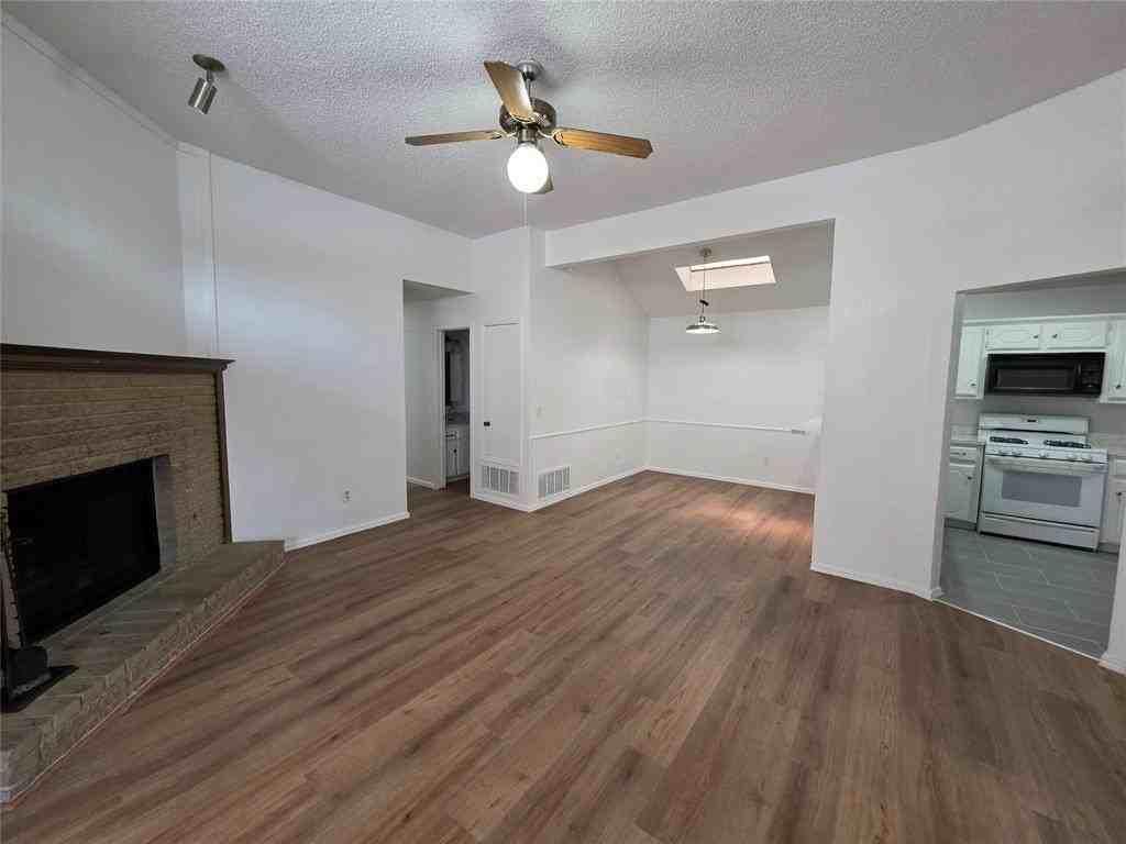1306 Sw 96th St - Photo 4 of 21