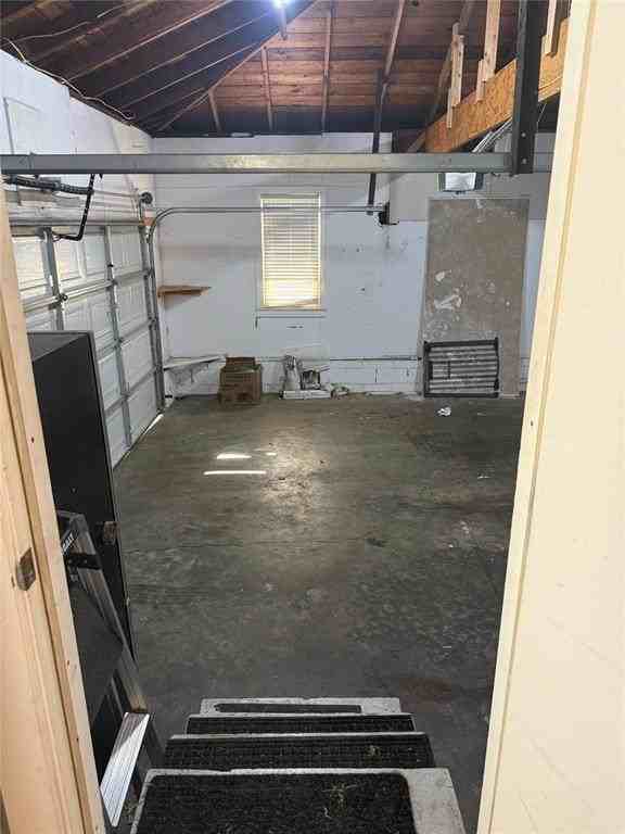 1215 Westlawn Dr - Photo 5 of 33