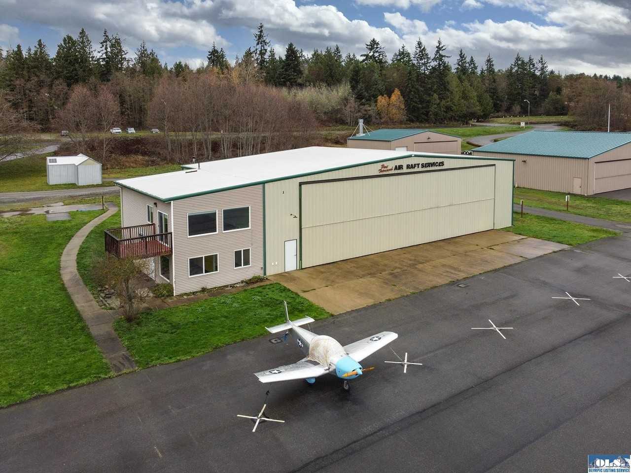 191 Airport Rd - Photo 4 of 30
