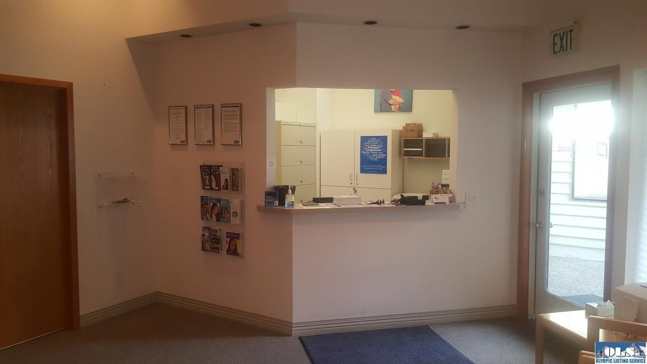 675 N 5th Ave Ste 2b - Photo 4 of 11