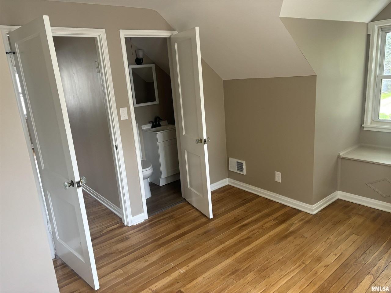 2931 N Saint Philomena Ct - Photo 4 of 8