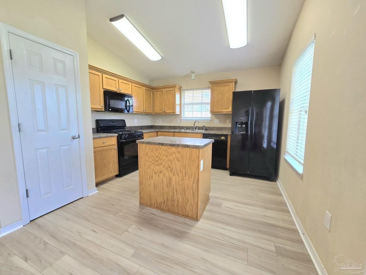 4721 Ashley Place Blvd - Photo 6 of 22