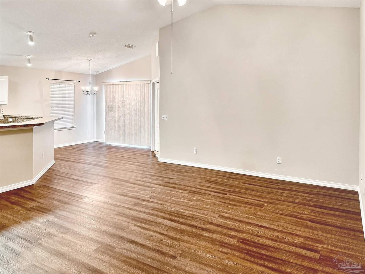 217 Cohasset Ct - Photo 2 of 23