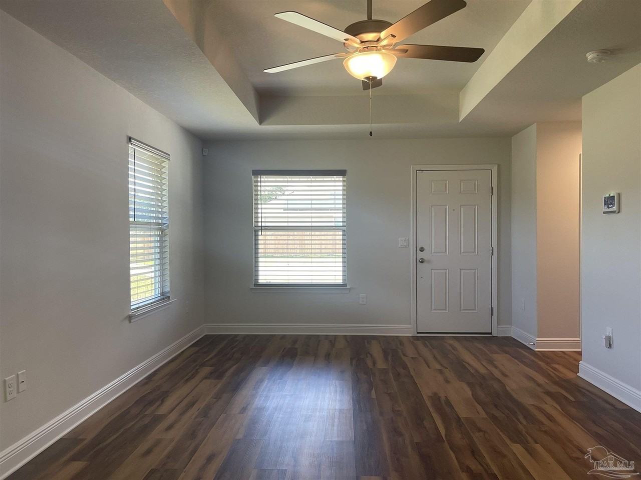7130 Sonny Dr - Photo 4 of 24
