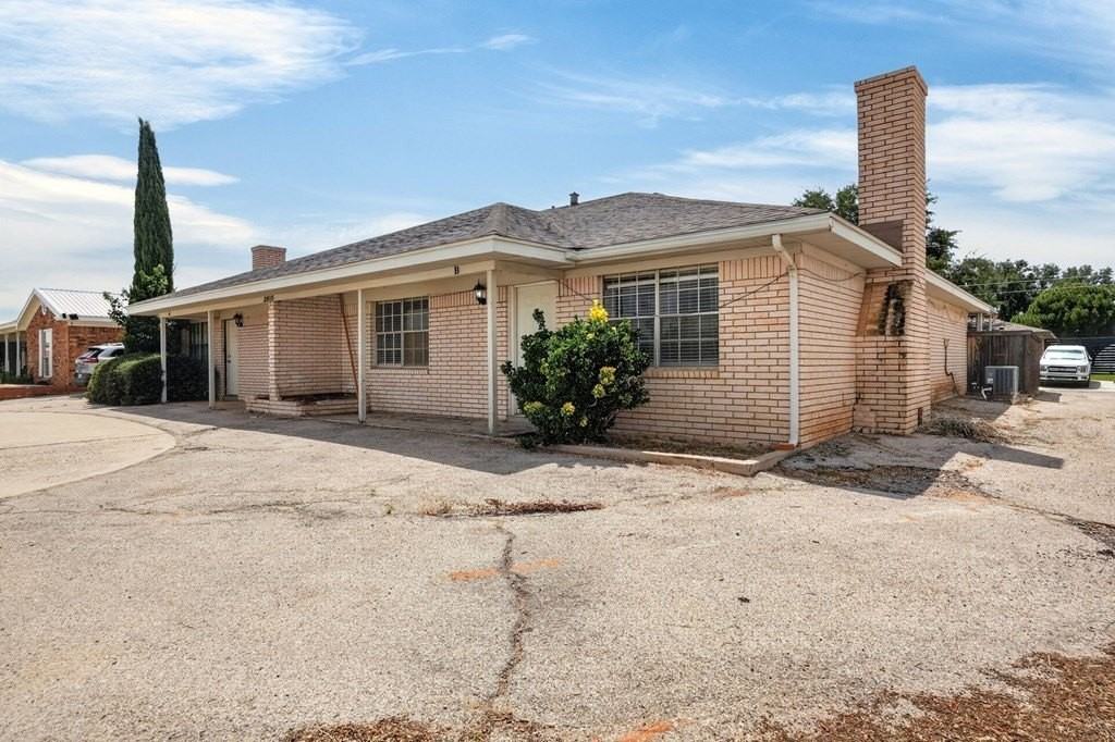 2615 Haynes Dr #B - Photo 2 of 36