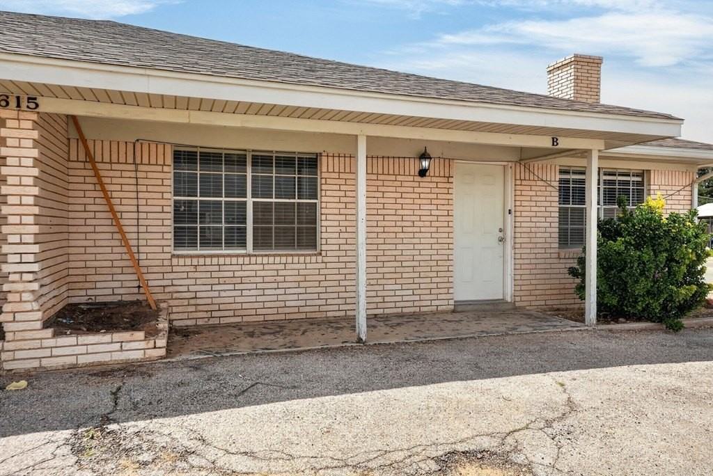 2615 Haynes Dr #B - Photo 3 of 36