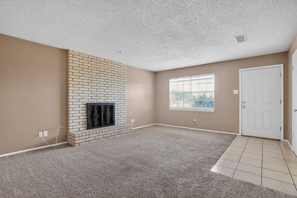 2615 Haynes Dr #B - Photo 4 of 36