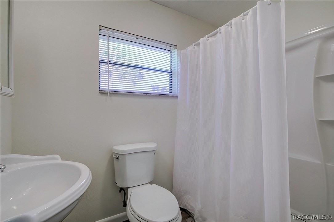 229 Ne 5th St - Photo 7 of 31