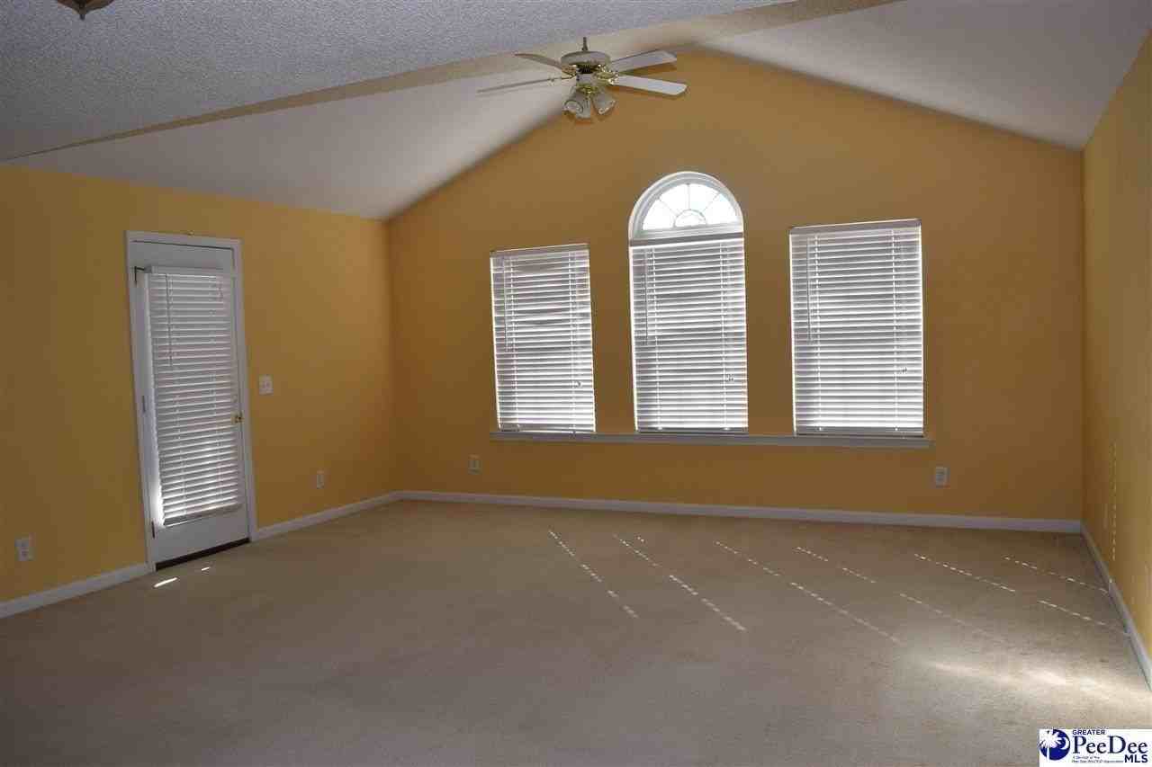 2125 Sanderling Dr Apt G - Photo 3 of 33