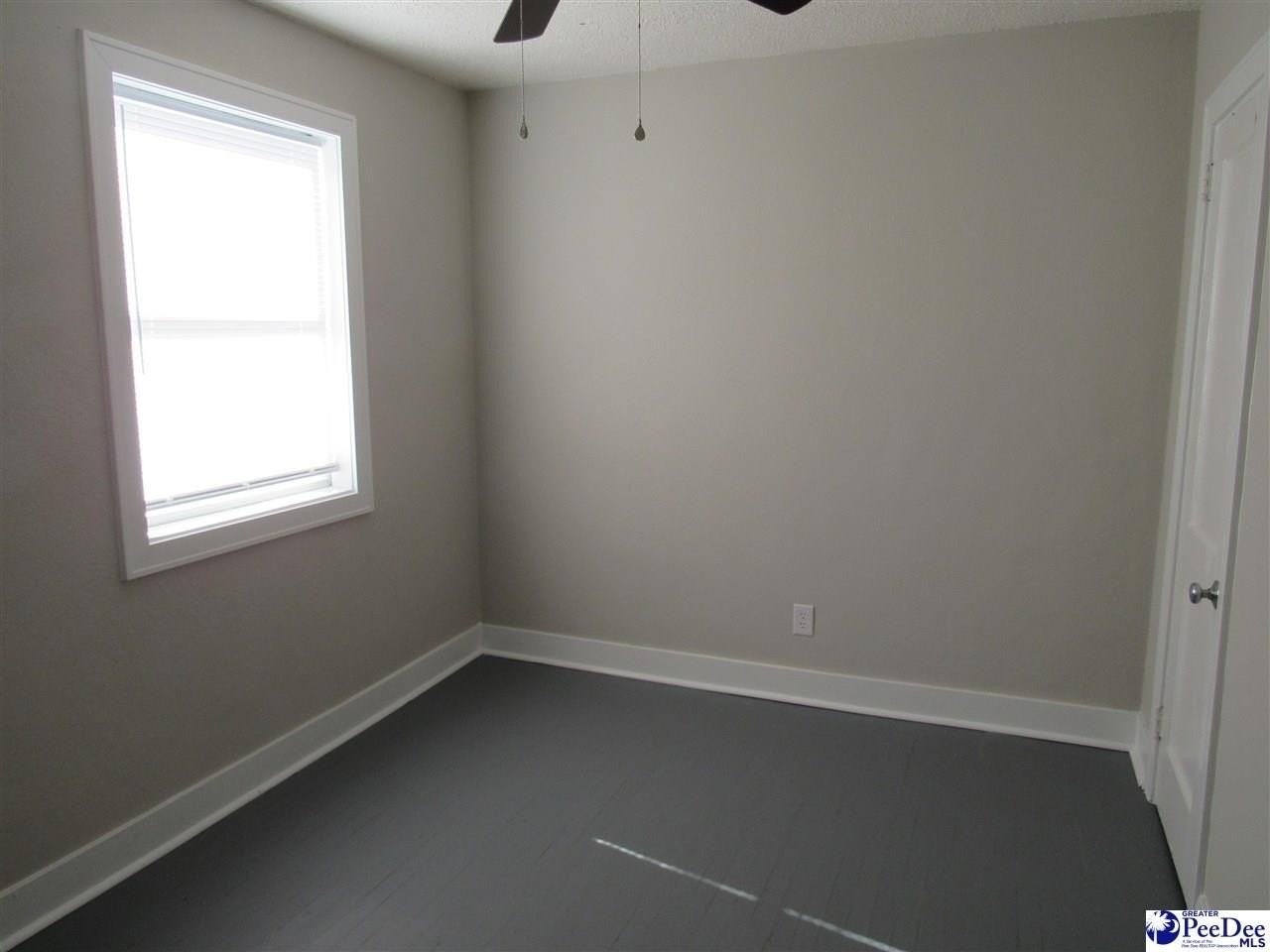 730 S Dargan St - Photo 4 of 11