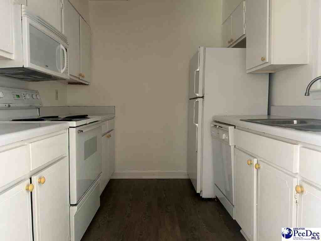 706 S Edisto Dr Apt W - Photo 6 of 9
